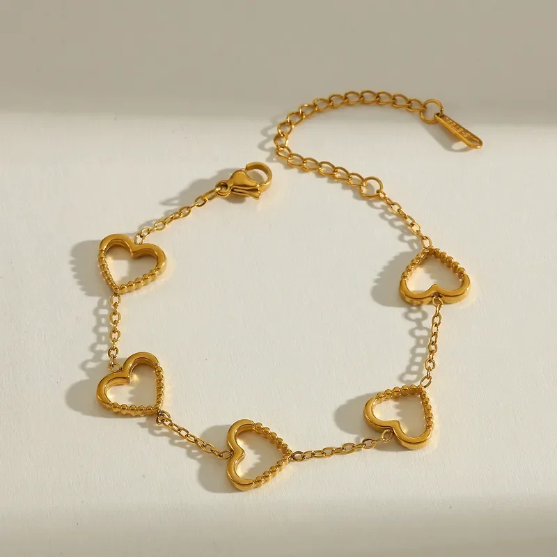 Φωτογραφία προϊόντος: Peach Jewelry Βραχιόλι Καρδούλες Ανάγλυφες Και Ματ Ανοξείδωτο Ατσάλι 316 Επιχρυσωμένο