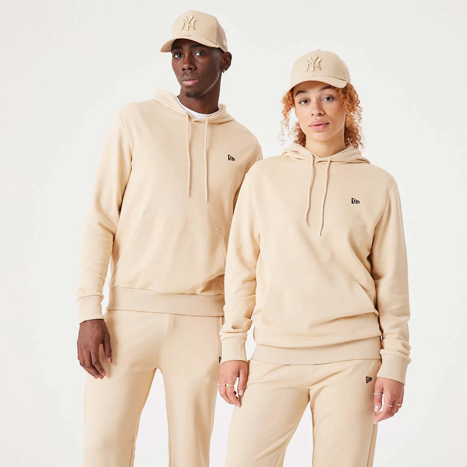 Φωτογραφία προϊόντος: New Era Essential Light Beige Pullover Hoodie