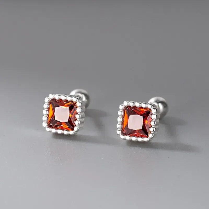 Φωτογραφία προϊόντος: Peach Jewelry Σκουλαρίκια Ασήμι 925 Ρόδιο Τετράγωνο Κόκκινο Κρούσταλλο