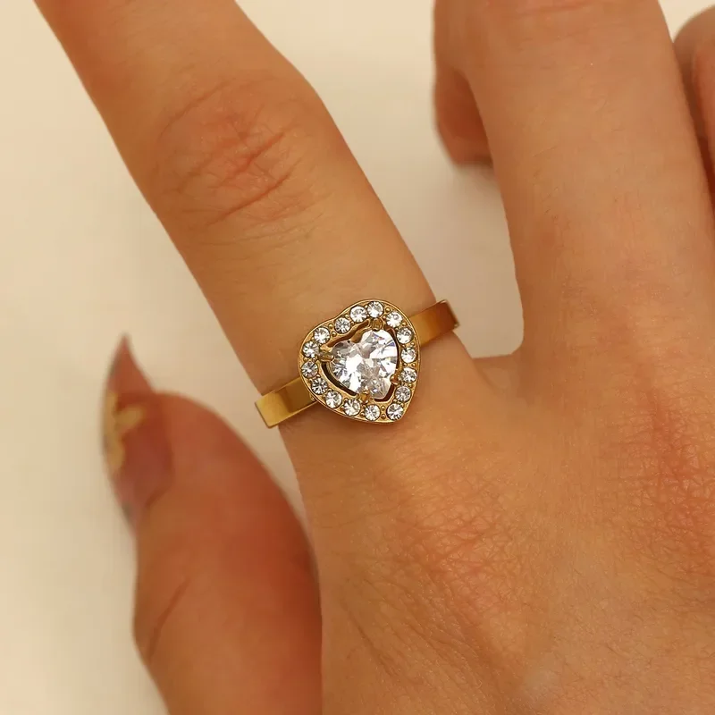 Φωτογραφία προϊόντος: Peach Jewelry Δαχτυλίδι Καρδιά Με Λευκά Ζιρκόν Ατσάλι 304