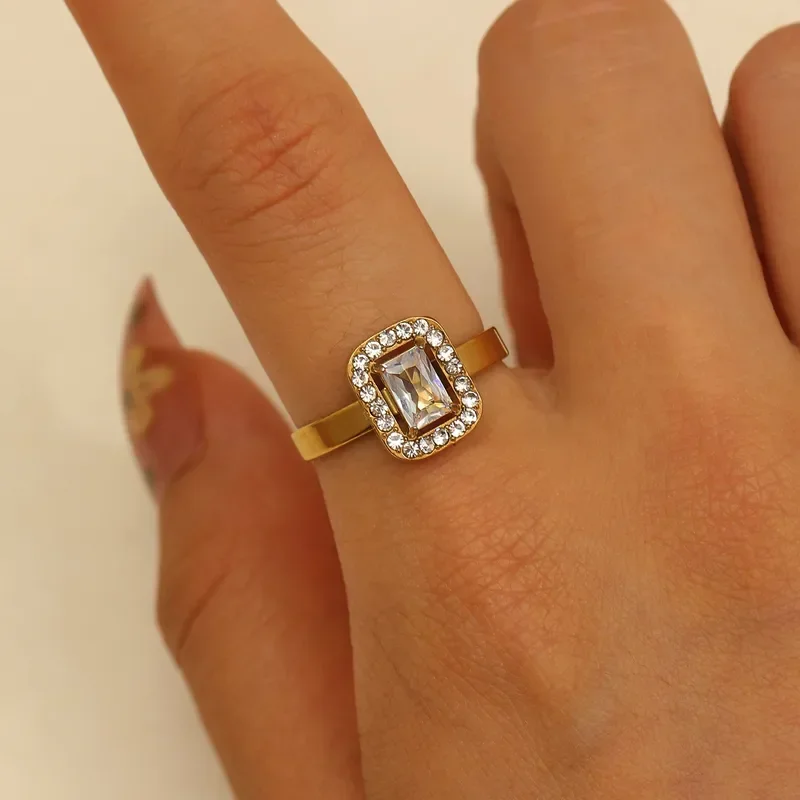 Φωτογραφία προϊόντος: Peach Jewelry Δαχτυλίδι Ορθογώνιο Με Λευκά Ζιρκόν Ανοξείδωτο Ατσάλι 304