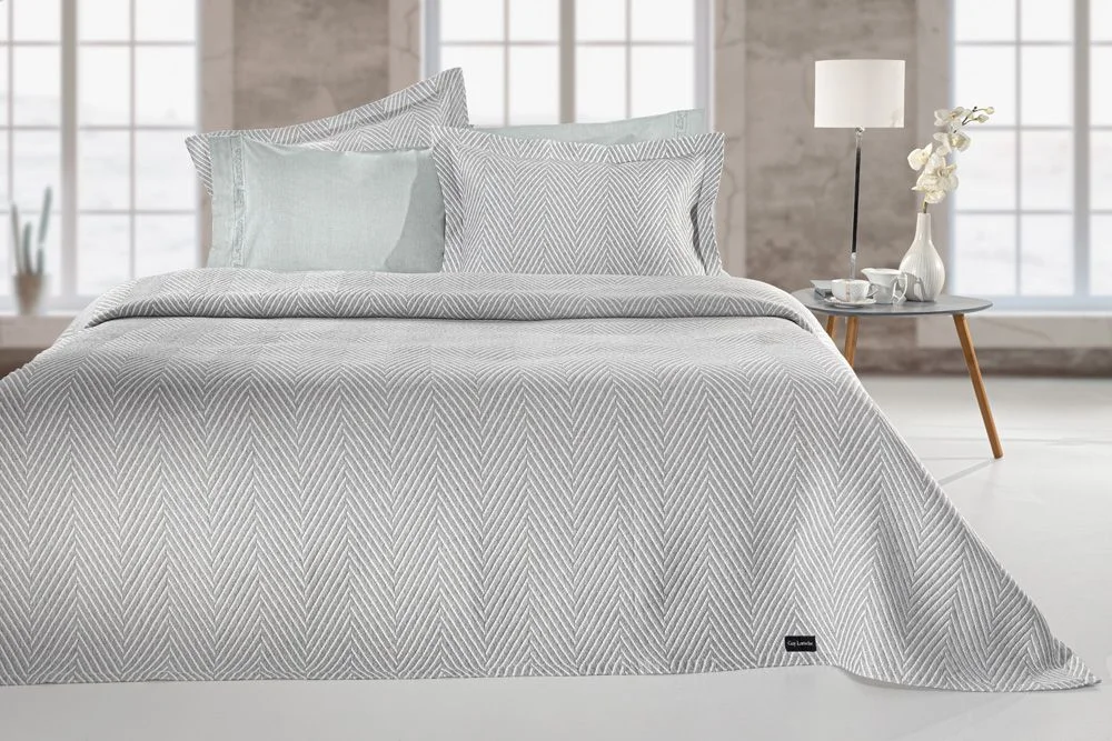Φωτογραφία προϊόντος: Κουβέρτα Μονή Jacquard 160x260 Guy Laroche Vigo Silver