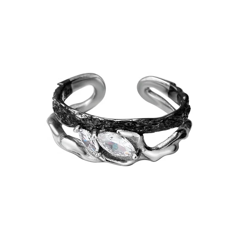Φωτογραφία προϊόντος: Peach Jewelry Isabella Δαχτυλίδι Ασήμι 925 Περίτεχνο Ρόδιο Διπλό Ασημί Και Μαύρο Με Άσπρα Κρύσταλλα