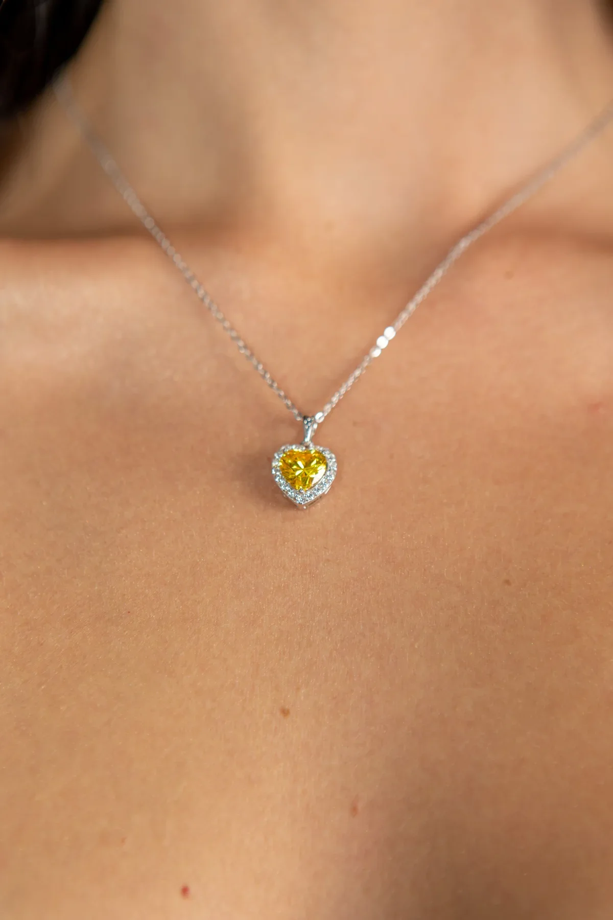 Φωτογραφία προϊόντος: Peach Jewelry Μενταγιόν Laura Ασήμι 925 Ρόδιο Καρδιά Με Κίτρινο Κρύσταλλο Και Ζιρκόνια