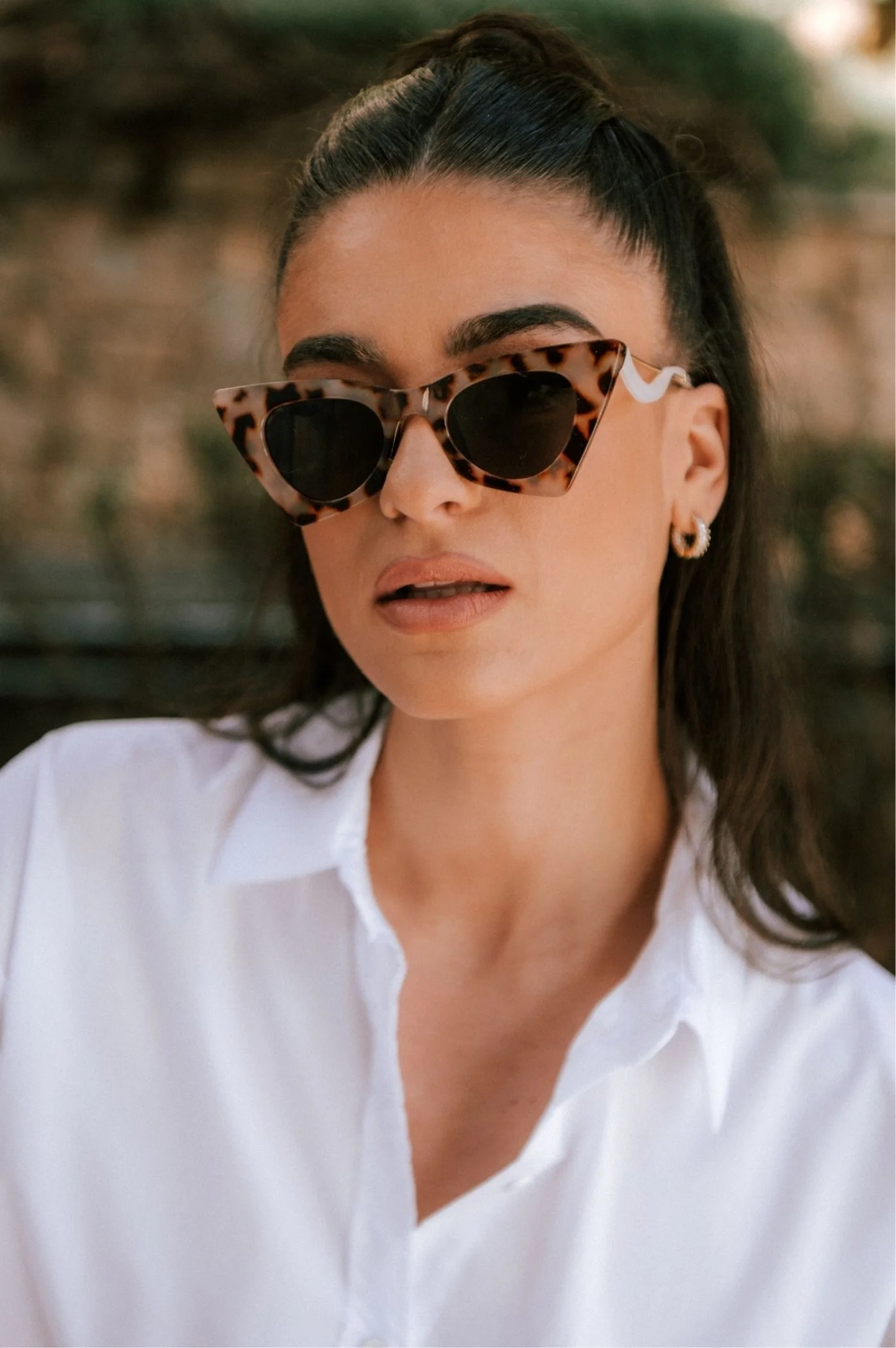 Φωτογραφία προϊόντος: Antithesis Clothing Γυαλιά Ηλίου Ria Με Τριγωνικό Κοκκάλινο Σκελετό - Animal Print Μπεζ