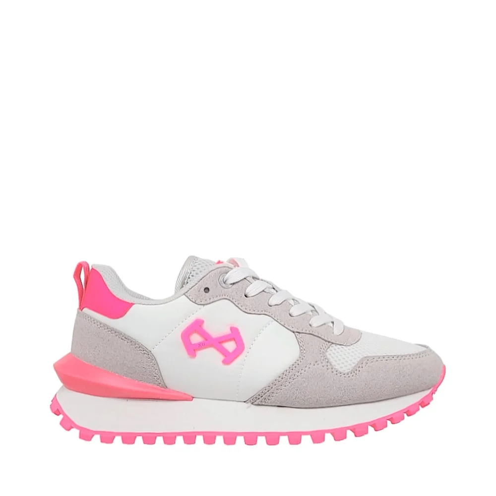 Φωτογραφία προϊόντος: Xti Sneakers 141343 φούξια
