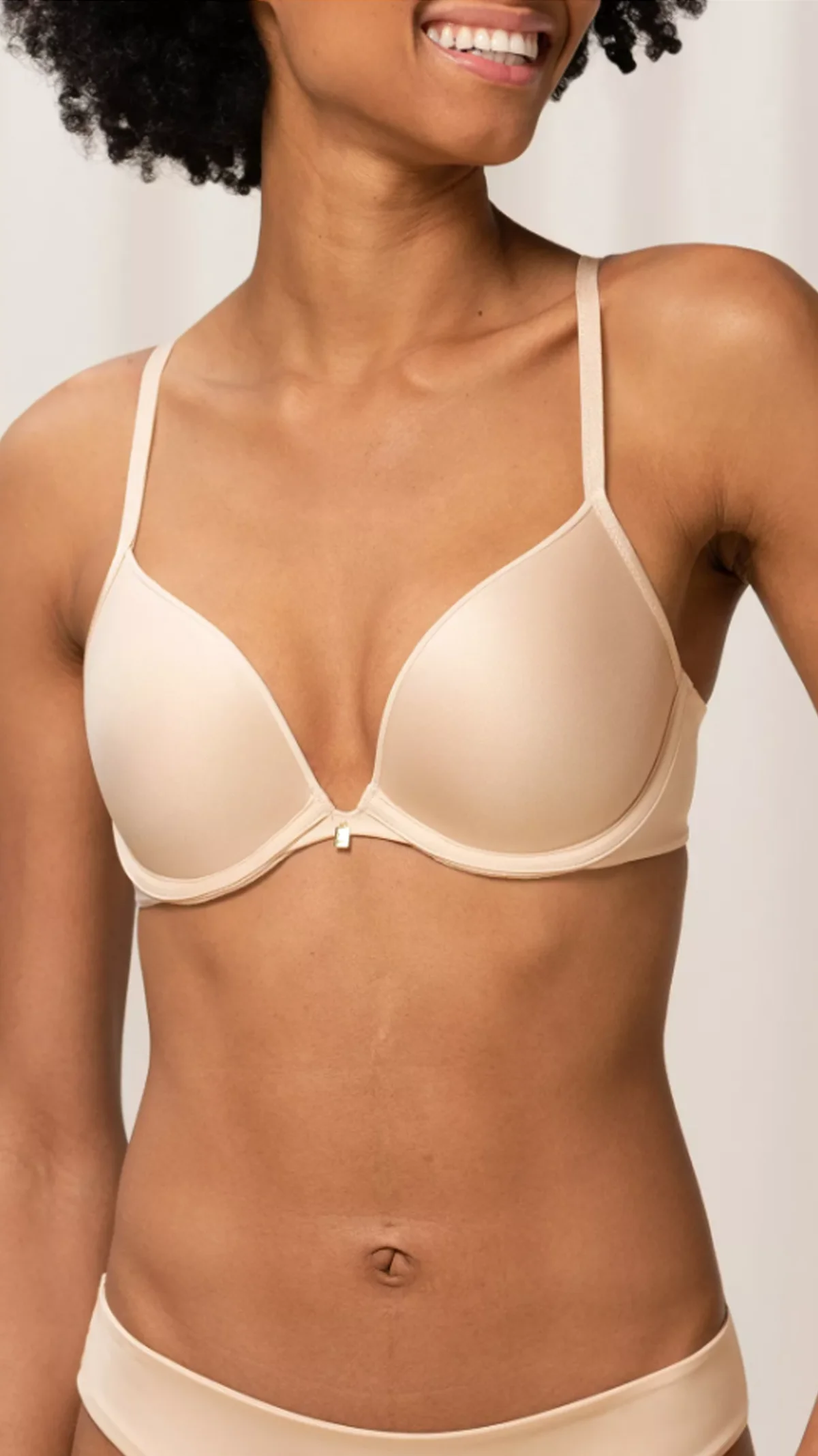 Φωτογραφία προϊόντος: TRIUMPH BODY MAKE-UP ESSENTIALS WHU ΣΟΥΤΙΕΝ PUSH UP, ΜΠΕΖ