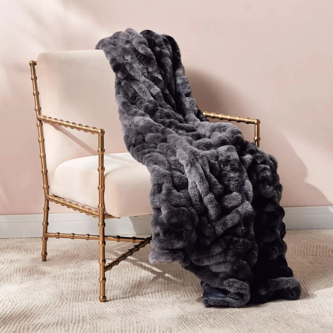 Φωτογραφία προϊόντος: Arte Regal κουβέρτα Ριχτάρι Rabbit Black Γούνα 150Χ200cm