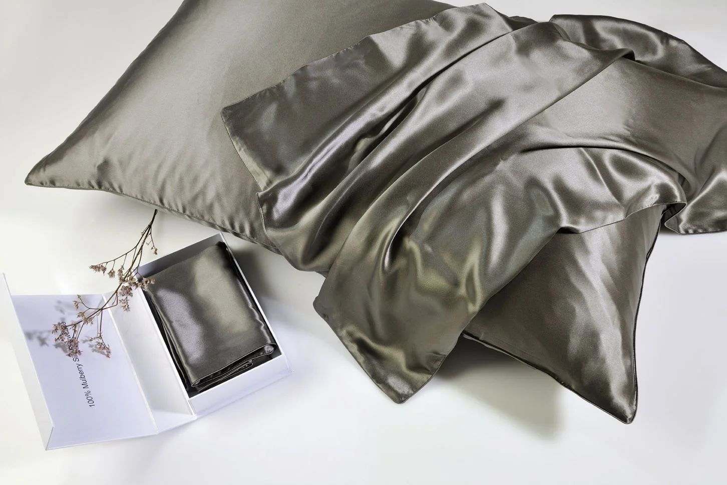 Φωτογραφία προϊόντος: Down Town 100% Mulberry Silk Μαξιλαροθήκη Dark Grey (1τμχ)