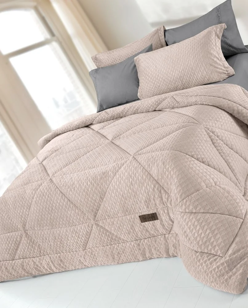 Φωτογραφία προϊόντος: Κουβερτοπάπλωμα Βελούδινο King-Size 260x240 Guy Laroche Ultrasoft Trinity Pudra