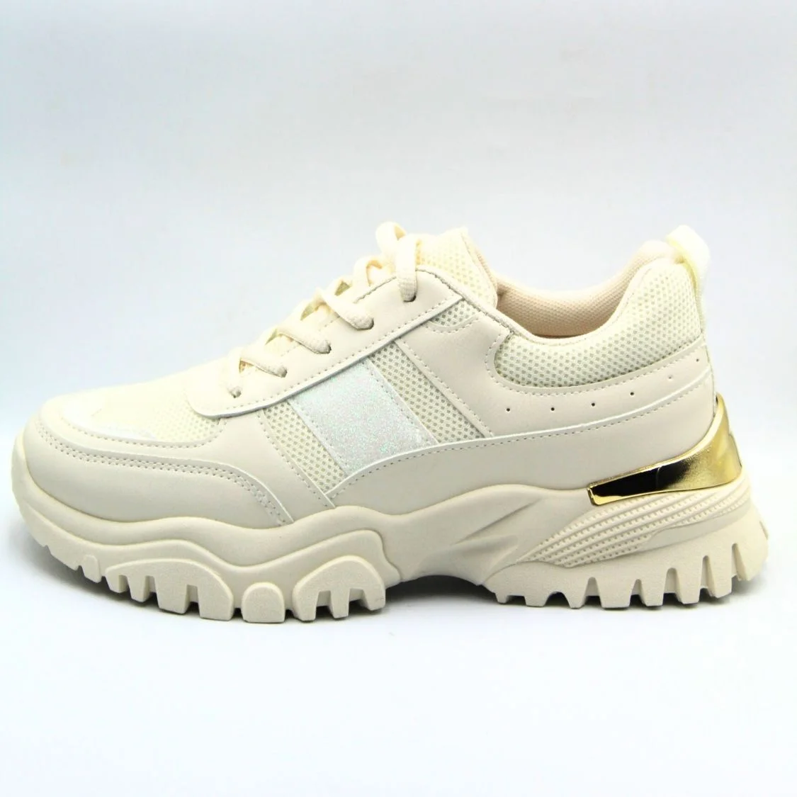 Φωτογραφία προϊόντος: PLATO Sneakers με χρυσή λεπτομέρεια στη φτέρνα