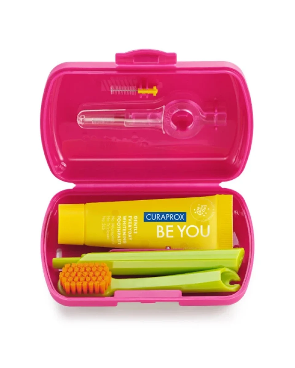 Φωτογραφία προϊόντος: Curaprox,Curaprox Toothbrushes,Curaprox Toothpastes Curaprox Travel Set Στοματικής Υγιεινής Ταξιδιού Φούξια, 5Τεμάχια