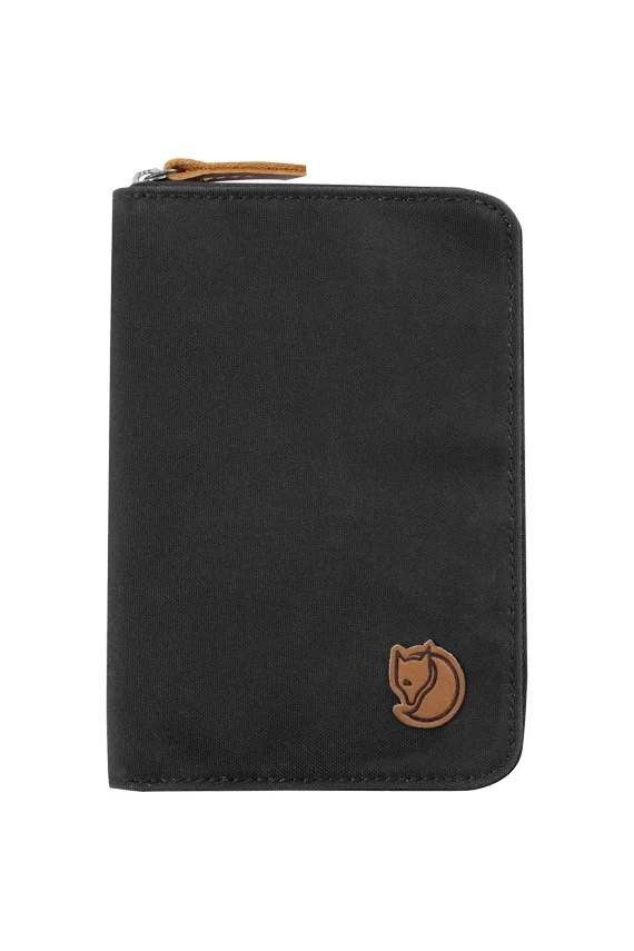 Φωτογραφία προϊόντος: FJALLRAVEN UNISEX PASSPORT ΠΟΡΤΟΦΟΛΙ FJALLRAVEN ΣΚΟΥΡΟ ΓΚΡΙ