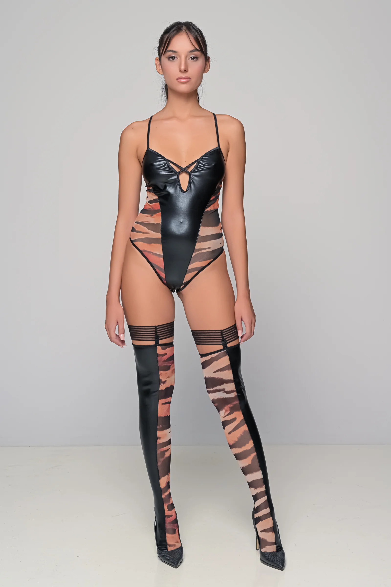 Φωτογραφία προϊόντος: Milena By Paris Σετ Sexy Κορμάκι και Κάλτσες Τιγρέ