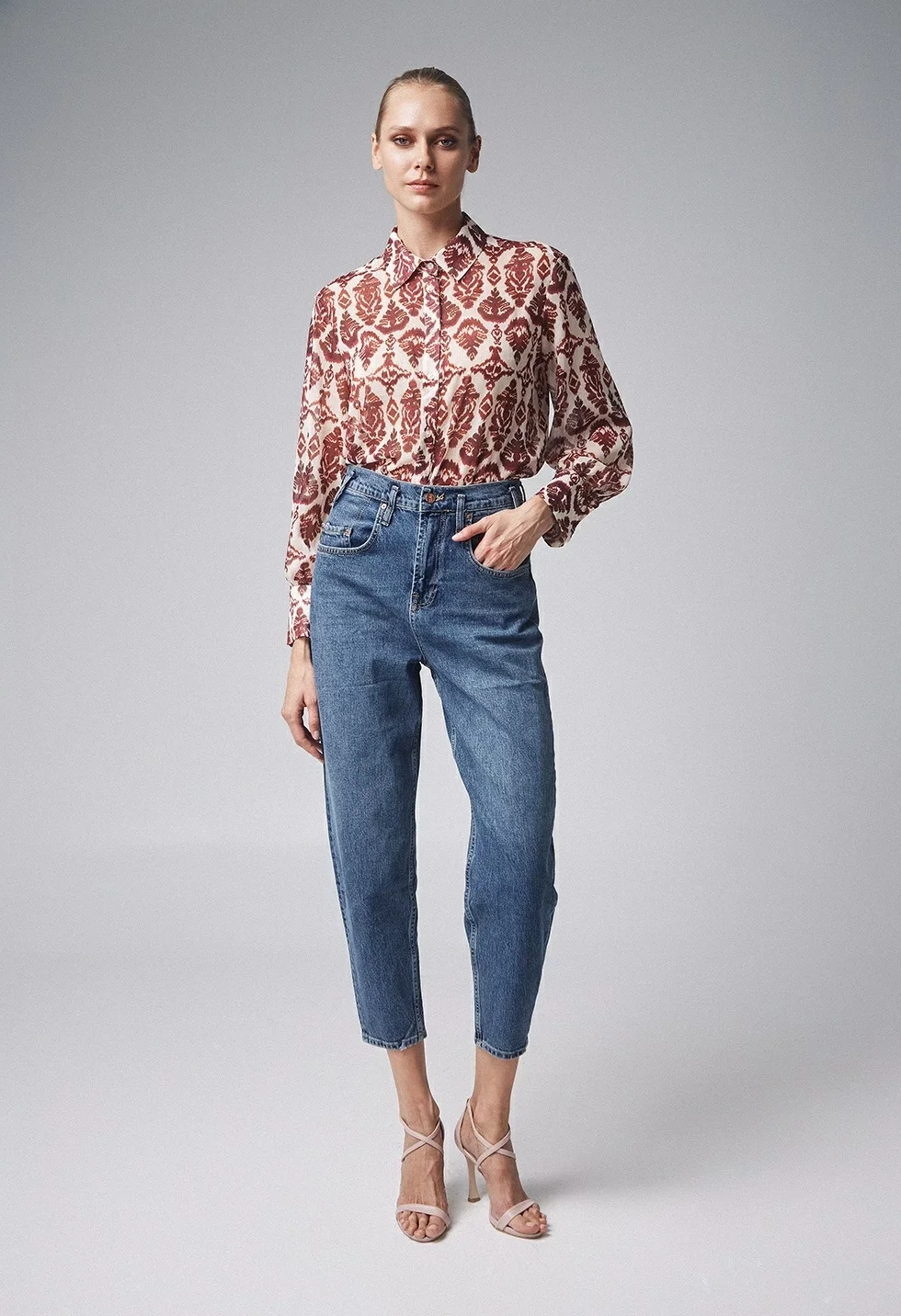 Φωτογραφία προϊόντος: Desiree 42.39131 mom fit blue cropped jeans ψηλόμεσο με 5 τσέπες σε χαλαρή γραμμή