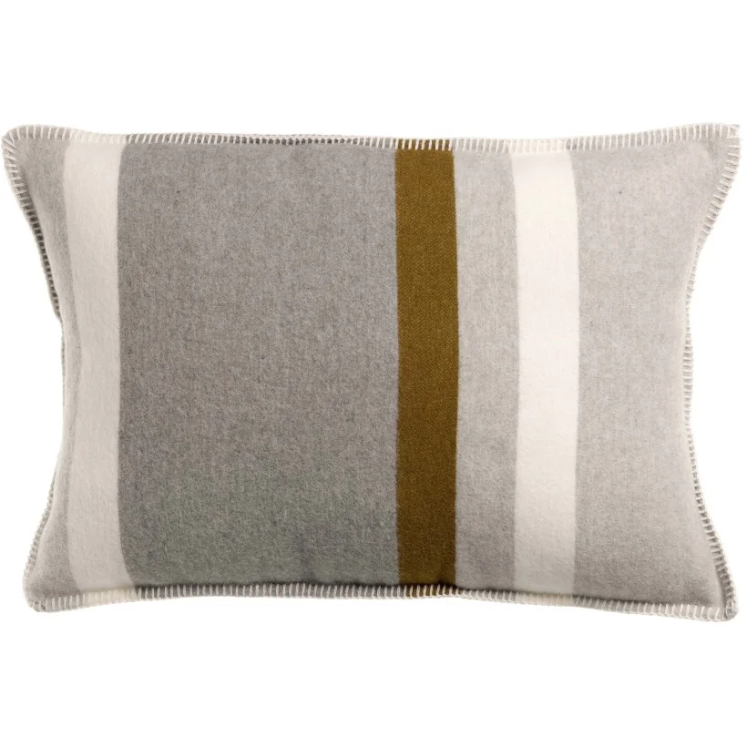 Φωτογραφία προϊόντος: ΜΑΞΙΛΑΡΙ VIVARAISE GIOIA PERLE 40X65 CUSHION 18%ΜΑΛΛΙ 42%AΚΡΥΛΙΚΟ 30%ΠΟΛΥΕΣΤΕΡ 10%ΒΑΜΒΑΚΙ