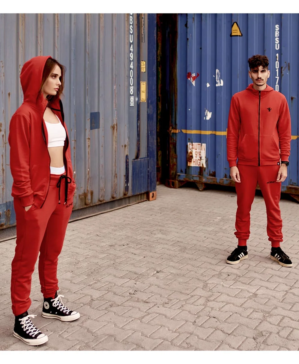 Φωτογραφία προϊόντος: Unisex κόκκινη φούτερ ζακέτα μέ κουκούλα, τσέπες και μαύρο κέντημα prophet