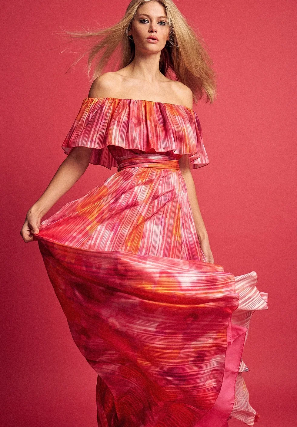 Φωτογραφία προϊόντος: Desiree 08.38023 εμπριμέ strapless maxi dress με ανοιχτούς ώμους και βολάν