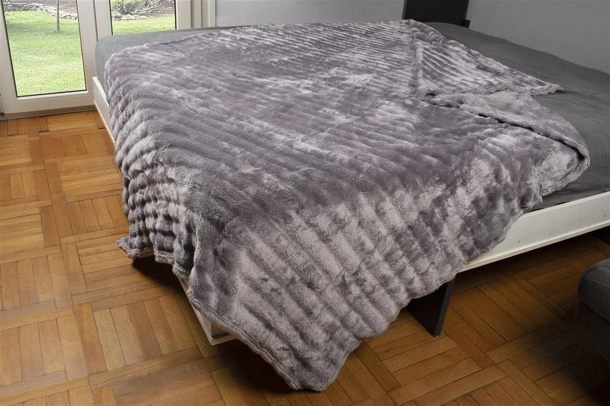 Φωτογραφία προϊόντος: DIMcol ΚΟΥΒΕΡΤΑ Coral Fleece Ριγέ 220X240 300gsm 16 Grey 100% Polyester