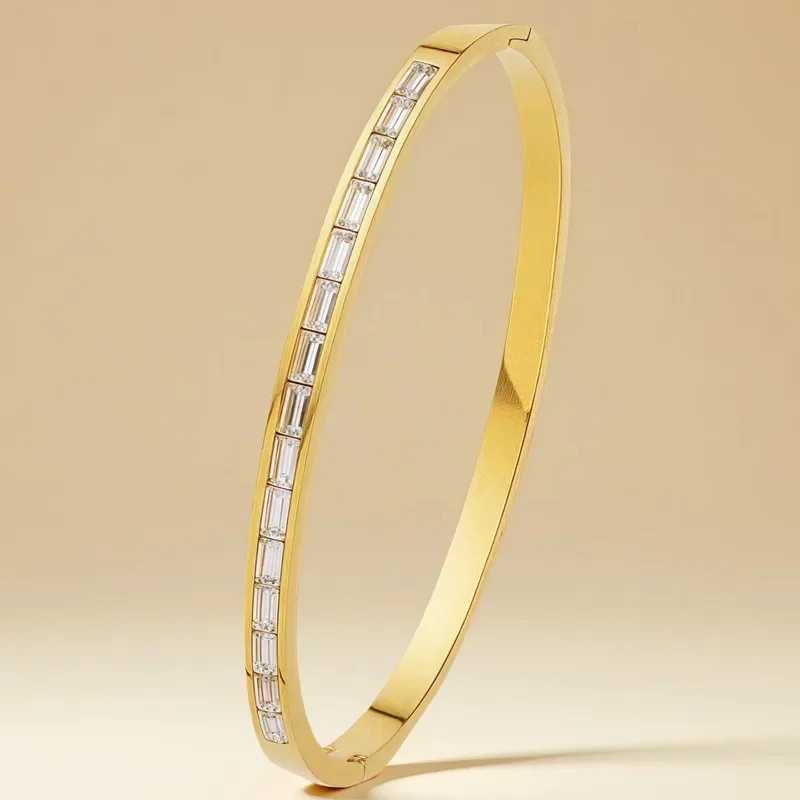 Φωτογραφία προϊόντος: Peach Jewelry Peach Jewerly Γυναικείο Βραχιόλι Χειροπέδα Από Χάλυβα Τιτανίου Και Ζιργκόν Επιχρυσωμένο