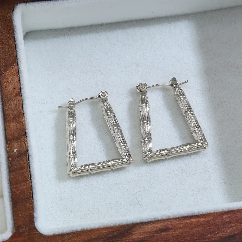 Φωτογραφία προϊόντος: Peach Jewelry Peach Jewerly Σκουλαρίκια από Aνοξείδωτο Aτσάλι 304 Ασημί Τριγωνικό Σχήμα