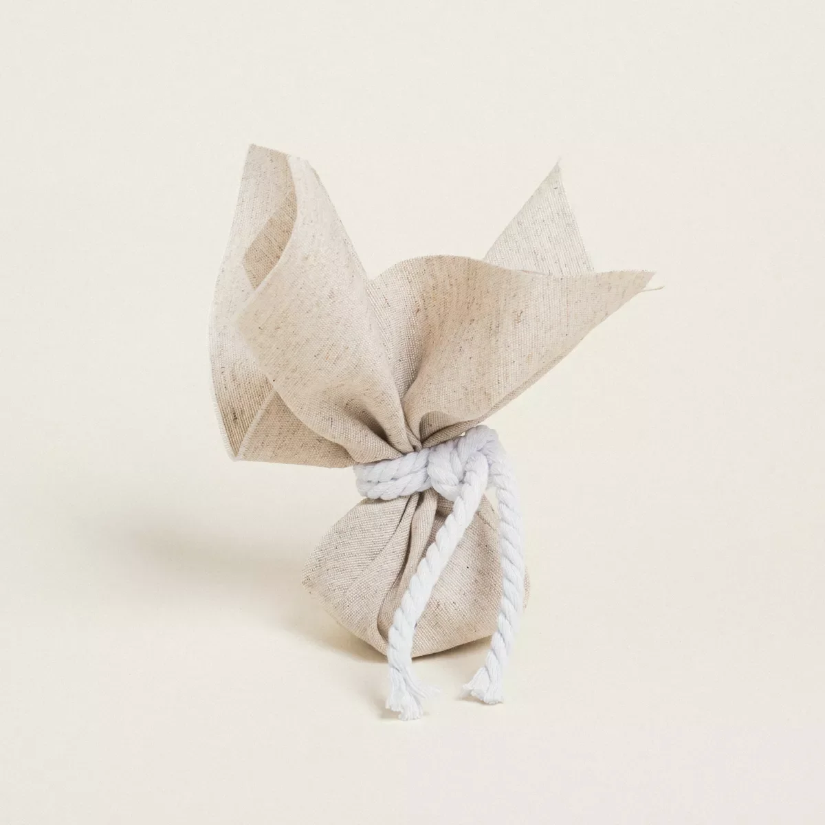 Φωτογραφία προϊόντος: Beauty Home ΜΑΝΤΗΛΙ 27 x 27 cm ΟΨΗ ΛΙΝΟΥ ΕΚΡΟΥ
