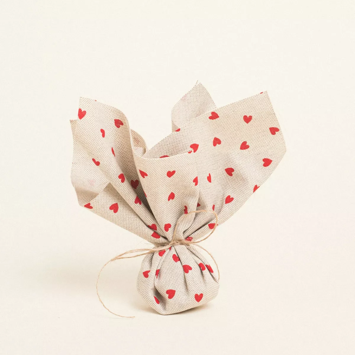 Φωτογραφία προϊόντος: Beauty Home ΜΑΝΤΗΛΙ 27 x 27 cm ΜΙΚΡΕΣ ΚΟΚΚΙΝΕΣ ΚΑΡΔΙΕΣ