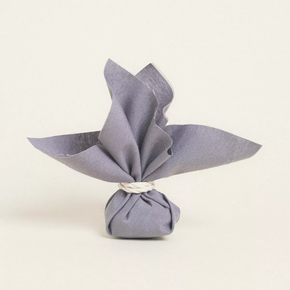 Φωτογραφία προϊόντος: Beauty Home ΜΑΝΤΗΛΙ 27 x 27 cm ΜΟΝΟΧΡΩΜΟ PREMIUM ΓΚΡΙ