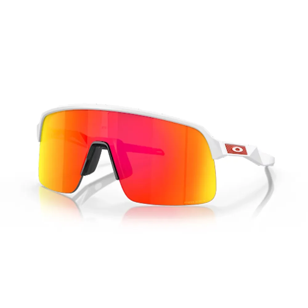 Φωτογραφία προϊόντος: ΓΥΑΛΙΑ ΗΛΙΟΥ SUTRO LITE PRIZM RUBY/MATTE WHITE 9463-1839 | OAKLEY